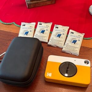 Kodak Printomatic and 40 sheets of photo paper